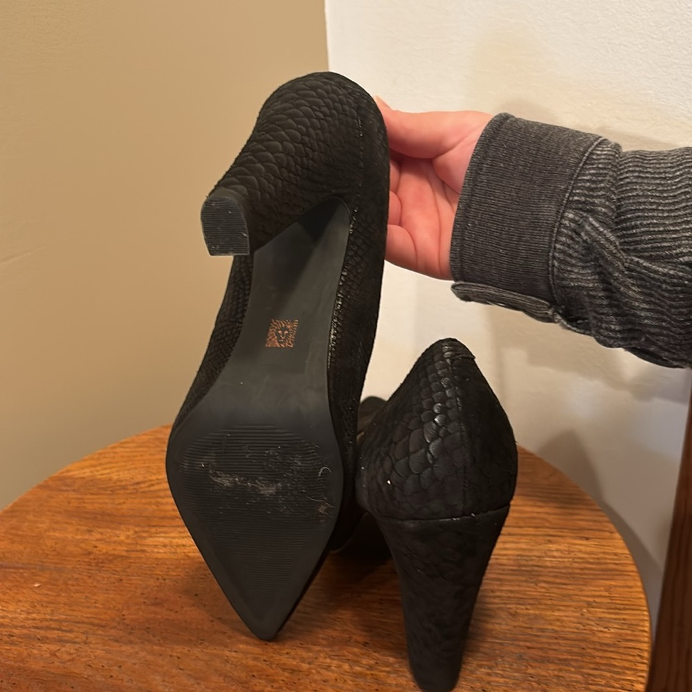 Black heels - Picture 3 of 7